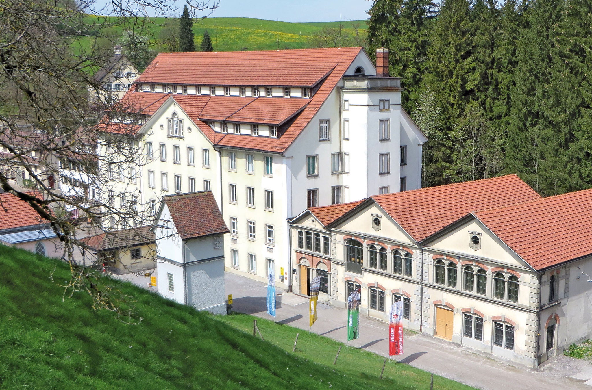 Das Museum Spinnerei in Neuthal von Aussen